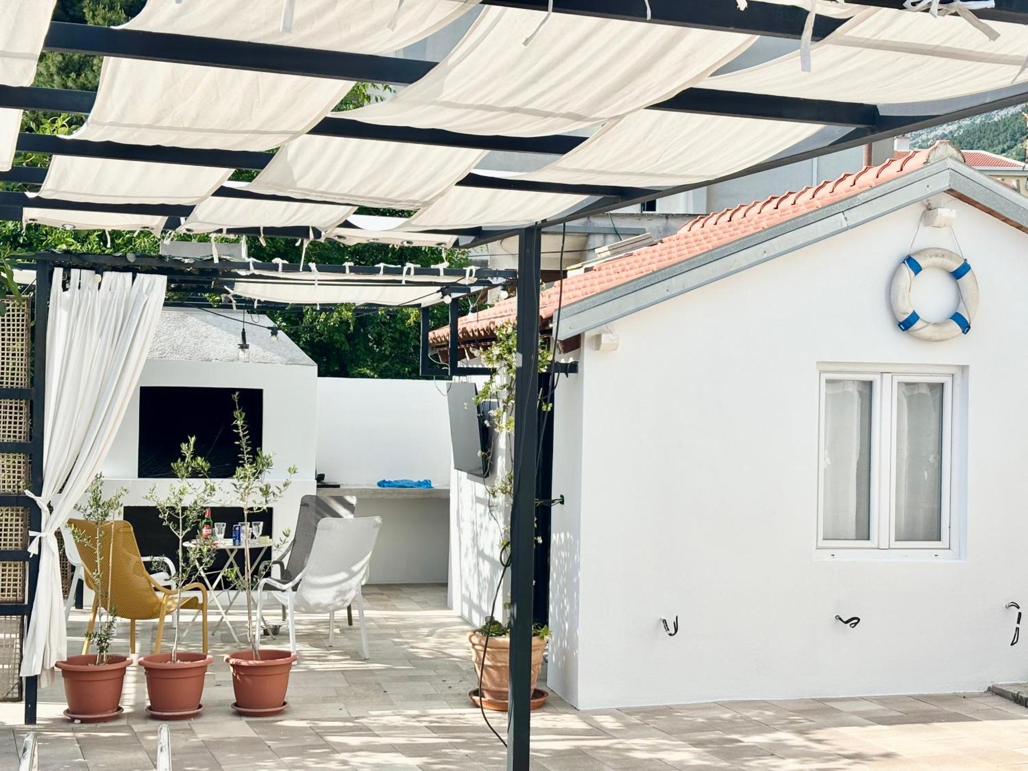 Summer 4 Apartment Makarska
