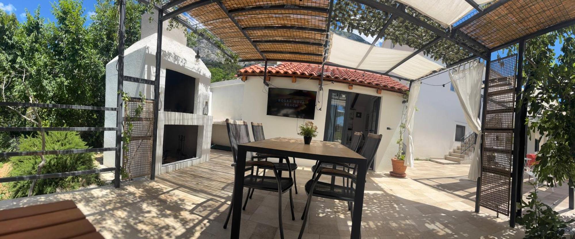 Summer 4 Apartment *